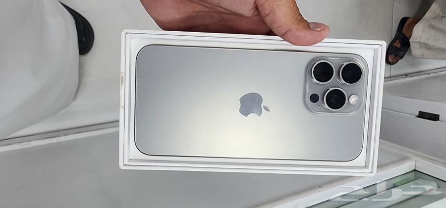 جوال 15بروماكس تيتانيوم طبيعي ذاكره 256 بطاريه 9564532691505667113