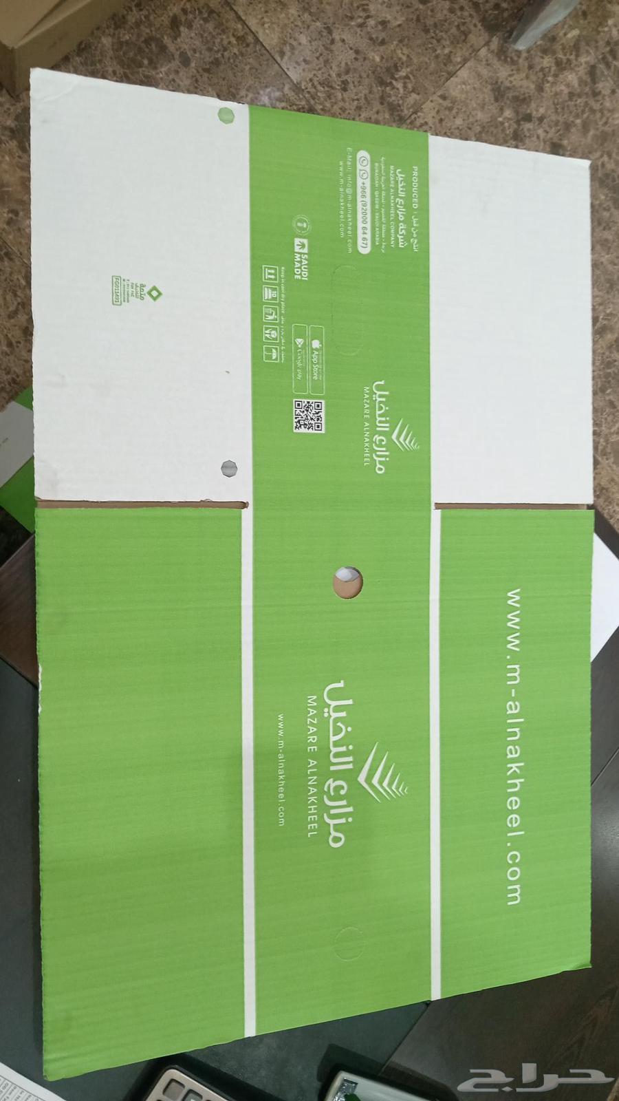 Cartons in two different sizes that can be used for furniture moving64412360230915111