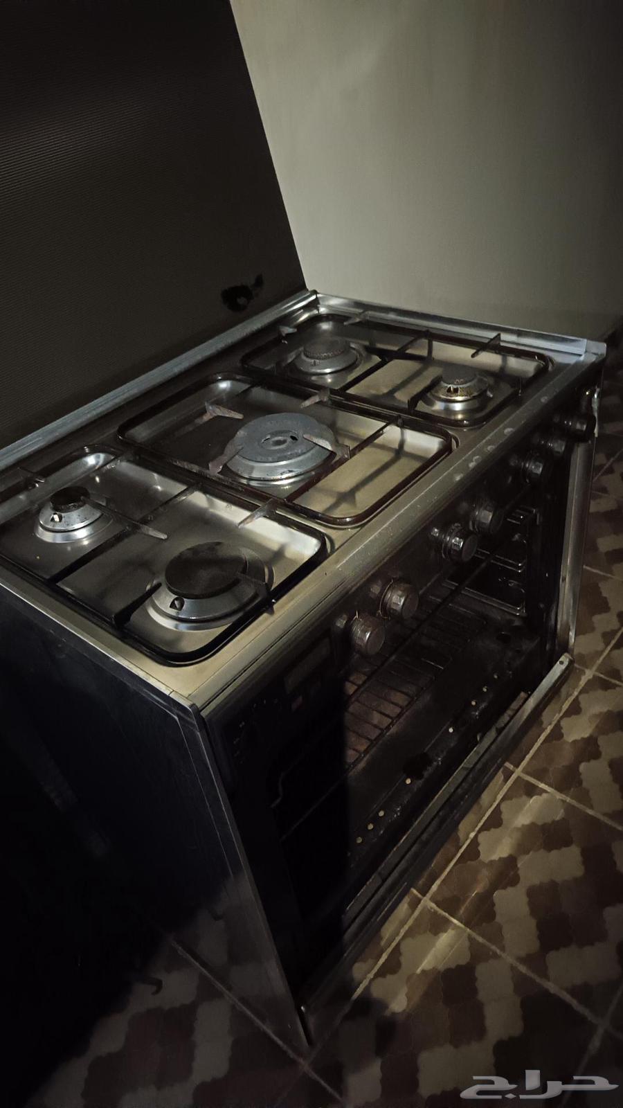 غاز مستعمل الباب مفكوك شغل بالكامل64533818111106110