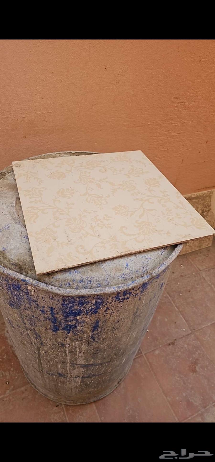 سيراميك مقاس 45  45 للبيع تقريبا 17 متر64533790179970110