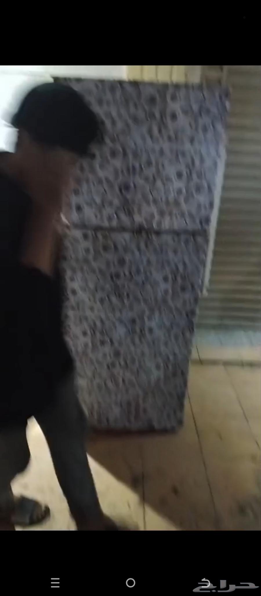 Egyptian refrigerator and four-burner oven for sale due to urgent need, interested parties may contact64527220763650110