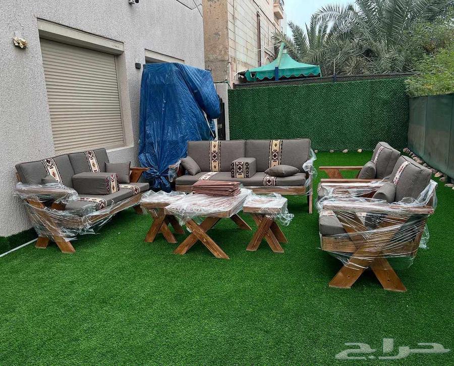 جلسات خارجيه للحدائق ومجالس عربية وتنجيد جميع انواع الكنب64529576810881113