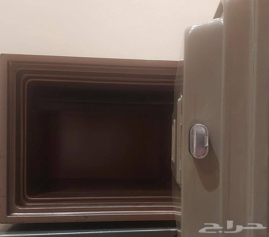 خزنه تجوري ( يوشيدا ) مقاس صغير64527656103170111