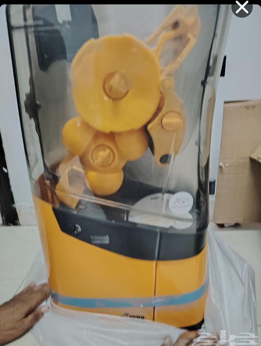 عصارة برتقال zumex جديدة بالكرتون64533018381442111