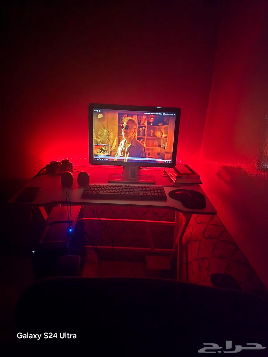 للبيع  كمبيوتر مكتبي كامل   شاشة   كرسي وطاولة LED   ملحق64533846212994113