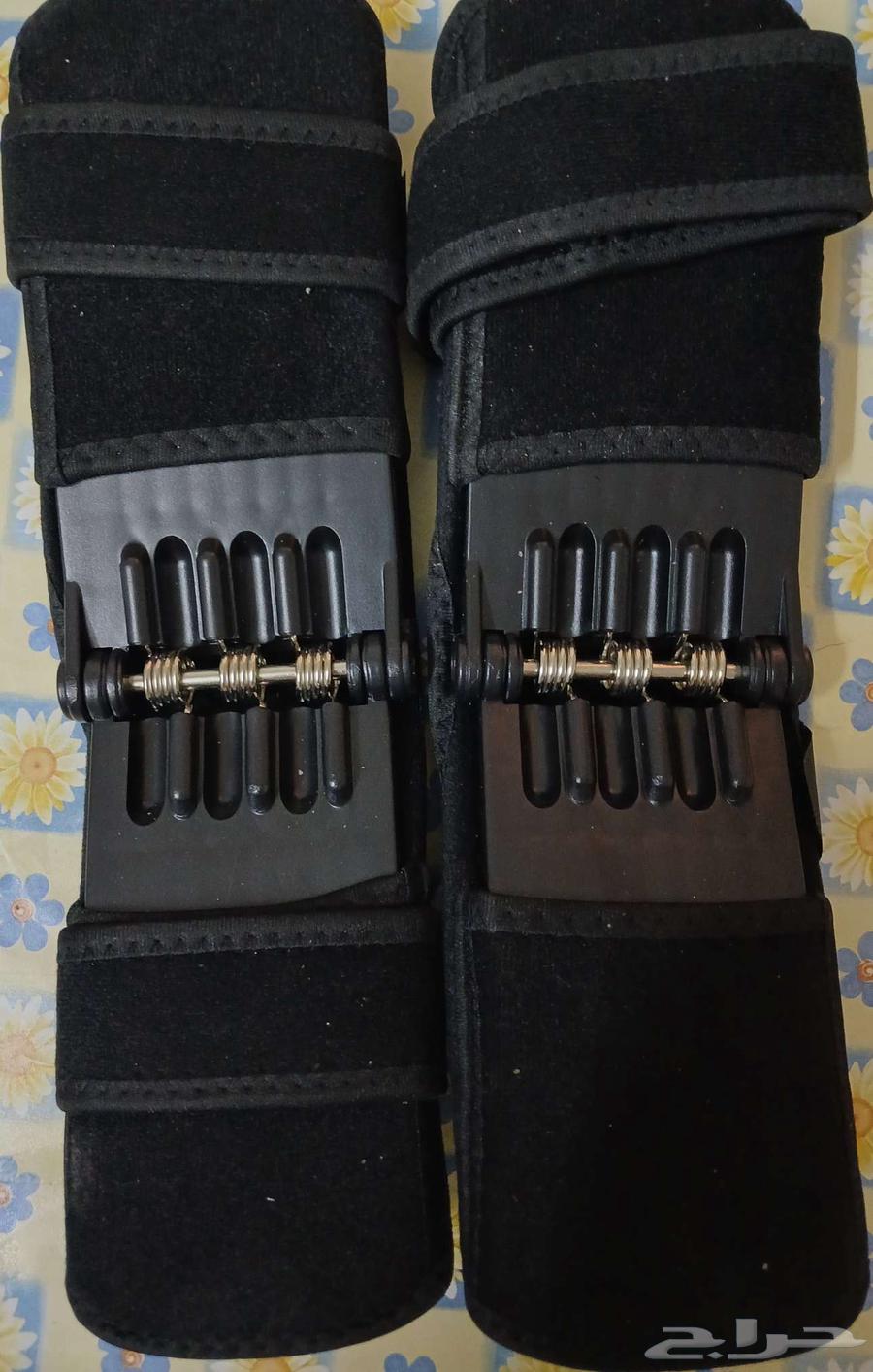 Knee Support Device64530783780738111