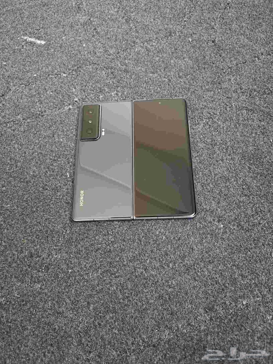 جوال أونر فولد الإصدار الأول. تم البيع64529741130881111