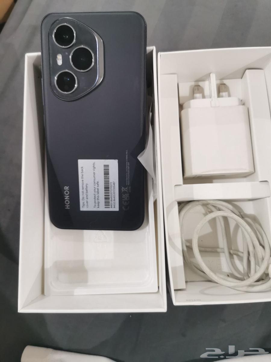 جوال هونر400بروا مستخدم اقل من شهر بحاله ممتازه مع الكرتون64527206474115111