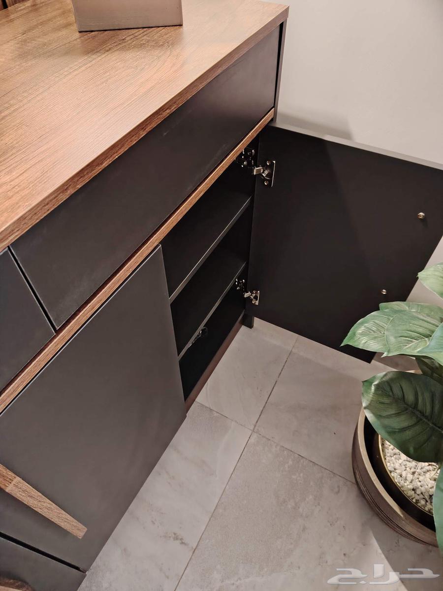 Modern gray and brown console, new, bought a month ago, selling for SAR 89964528351408387112