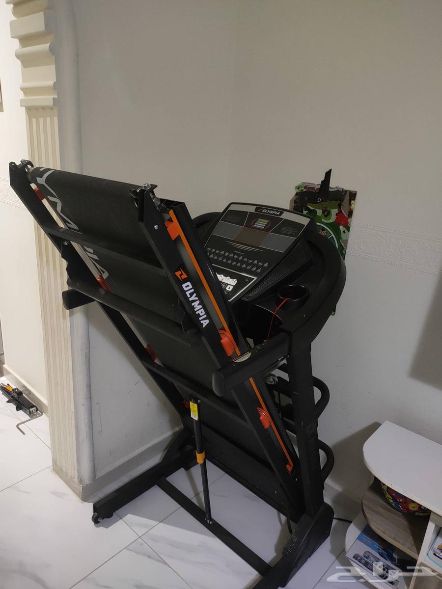 آلة سير مستخدمه نظيفة سعر البيع 800 ريال الموقع جده64534014826755112