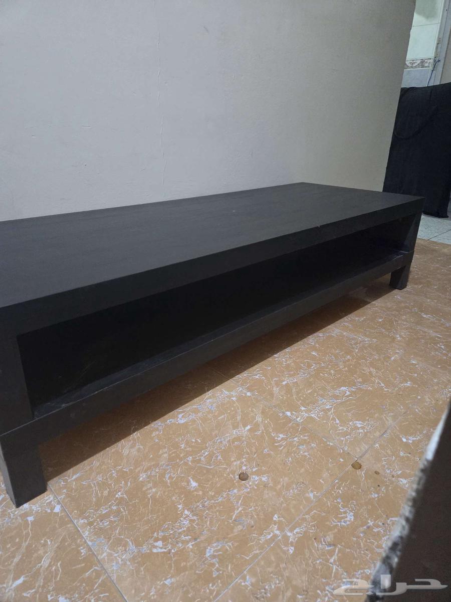 طاوله شاشه من ايكيا استخدام شهر فقط للبيع64531844761857110