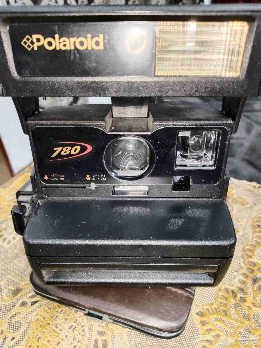 Old instant camera64535013627907110