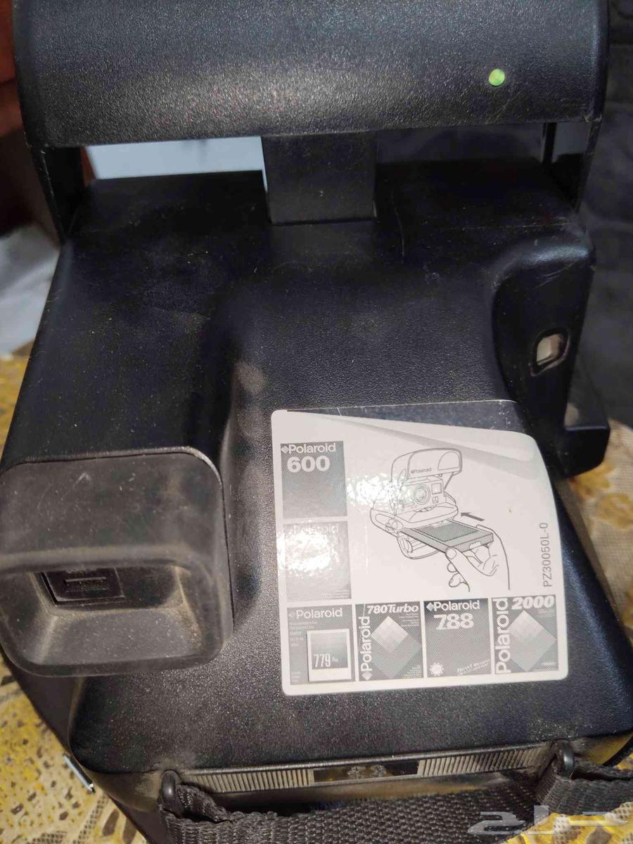 Old instant camera64535013627907111