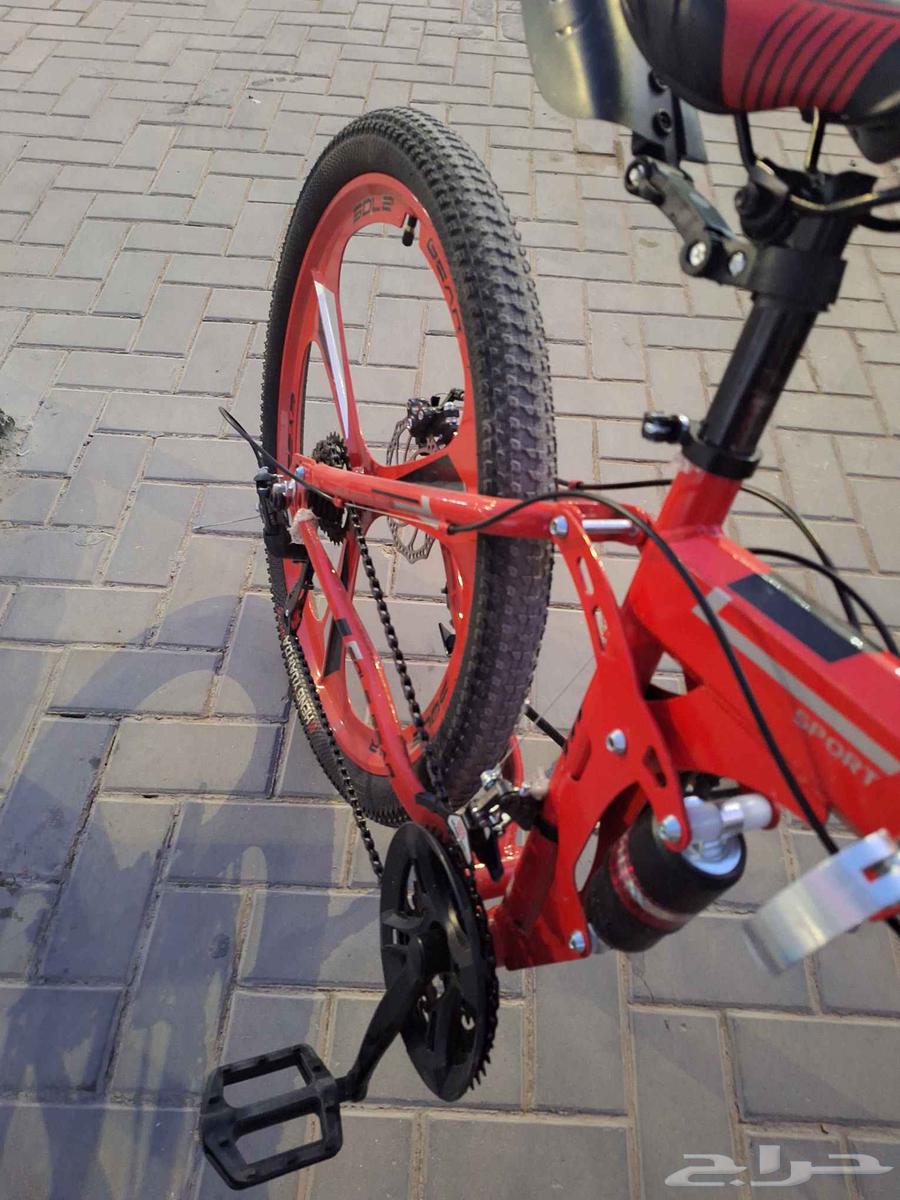 يُباع هذا الدراجة البالغ طولها 26 بوصة، جديدة بالكامل.64534873121155110