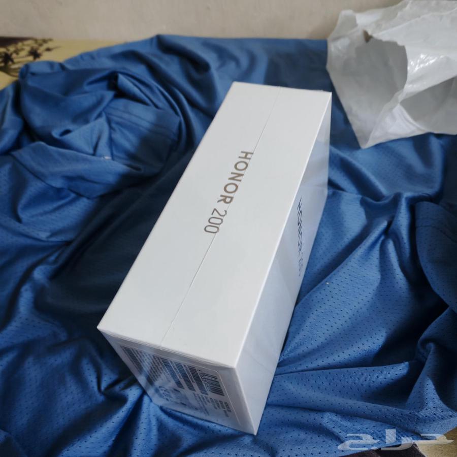 Honor 200 mobile phone, new from Noon, price 850, RAM 12, storage 51264534028880385112