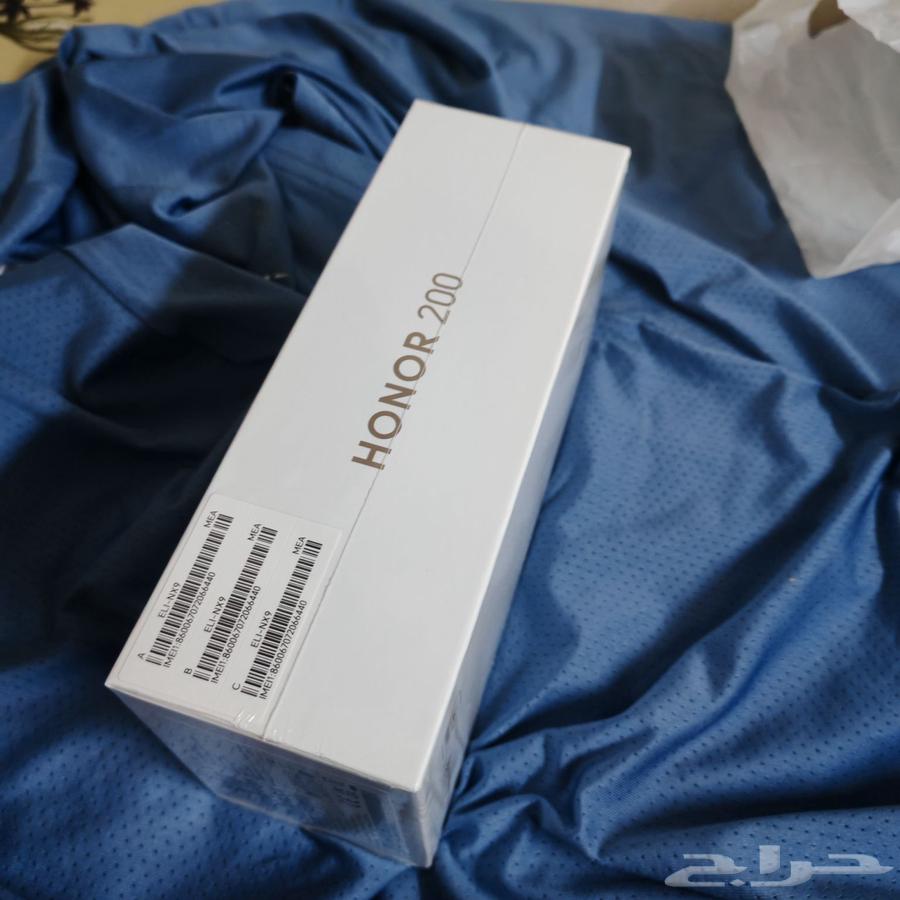 Honor 200 mobile phone, new from Noon, price 850, RAM 12, storage 51264534028880385111