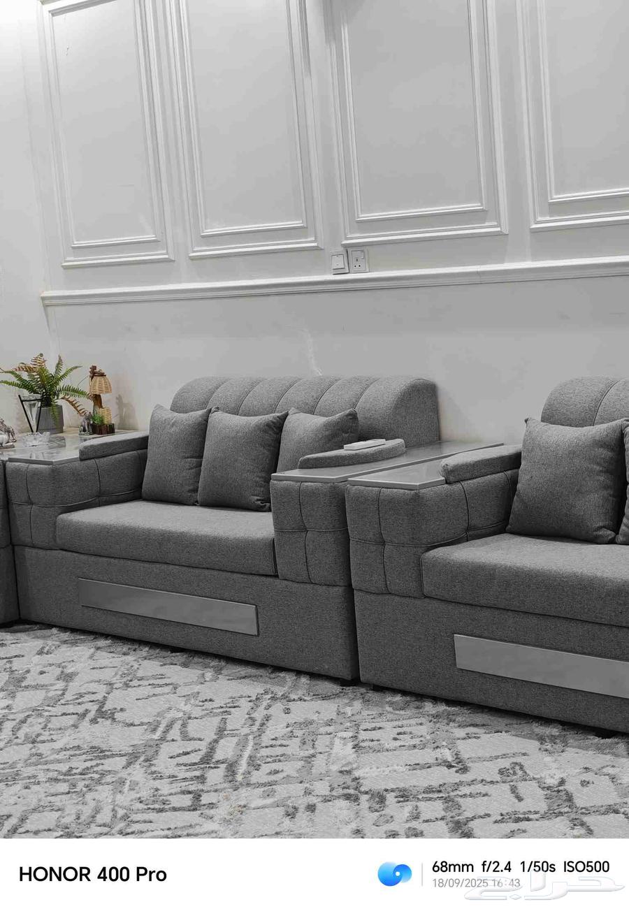 New and clean similar sofa64531802210947112