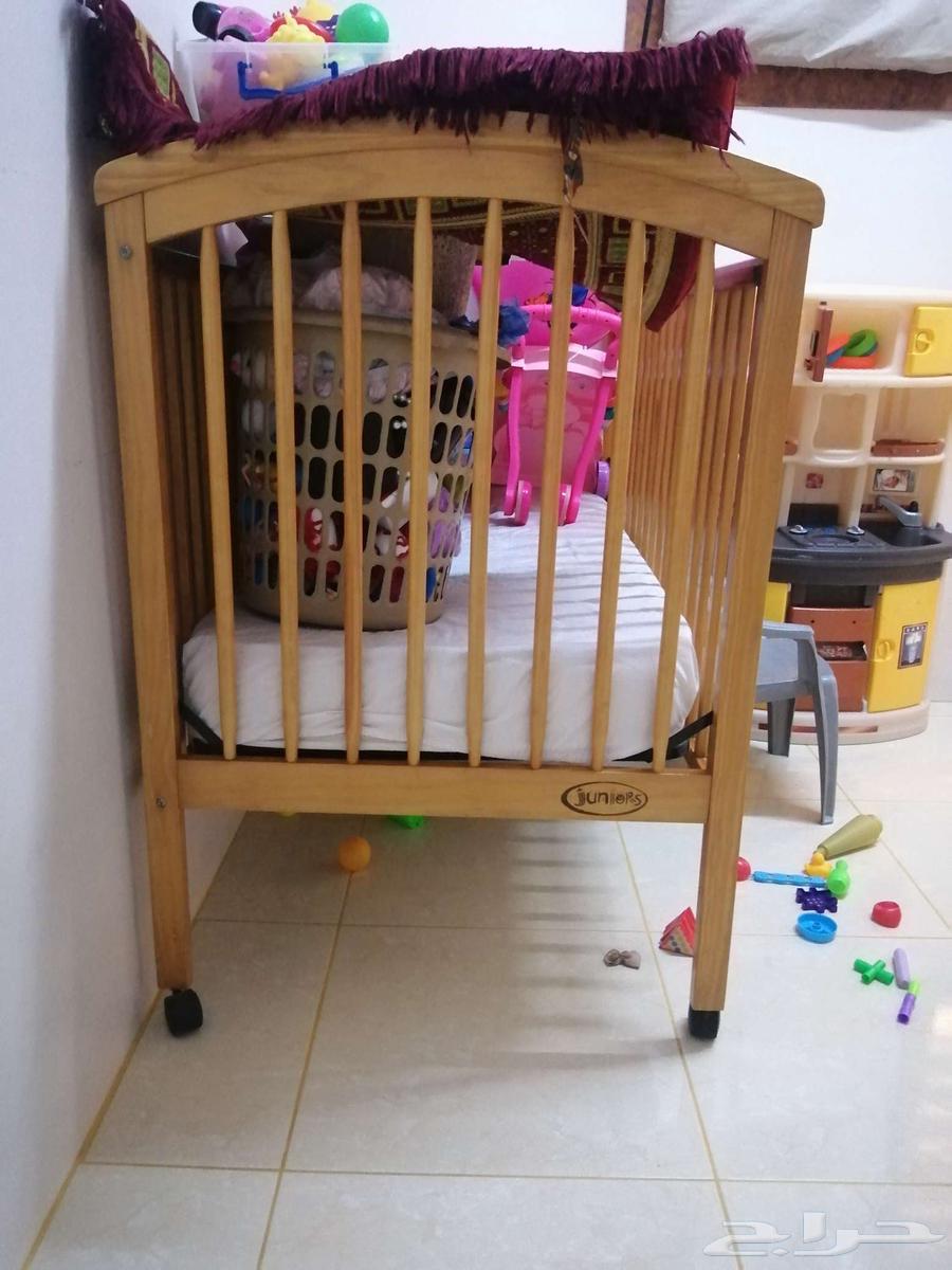سرير اطفال بحالة جيدة وما في عيوب مع فرشة ممتازة ب300 ريال64531731273089110