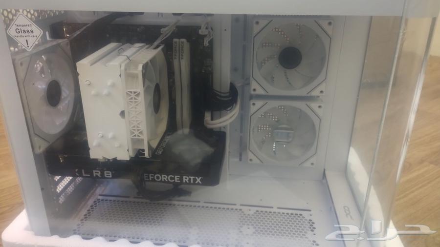 A new PC device with a screen and gaming keyboard, unused and brand new in the box64465282730114113