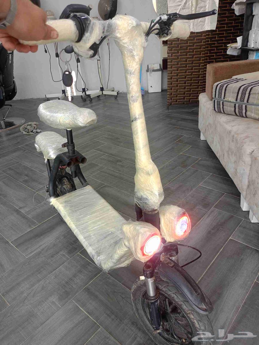 Electric scooter in excellent condition, still new64529391268353111
