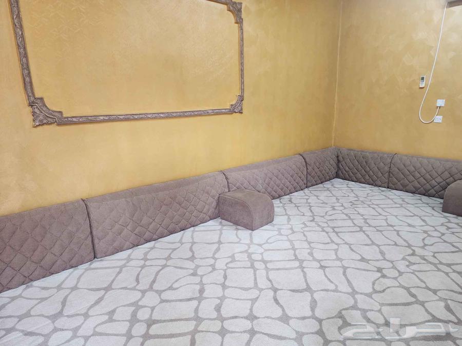 فرشة ومخاد وستارة .. شبه جديد64532663675778111