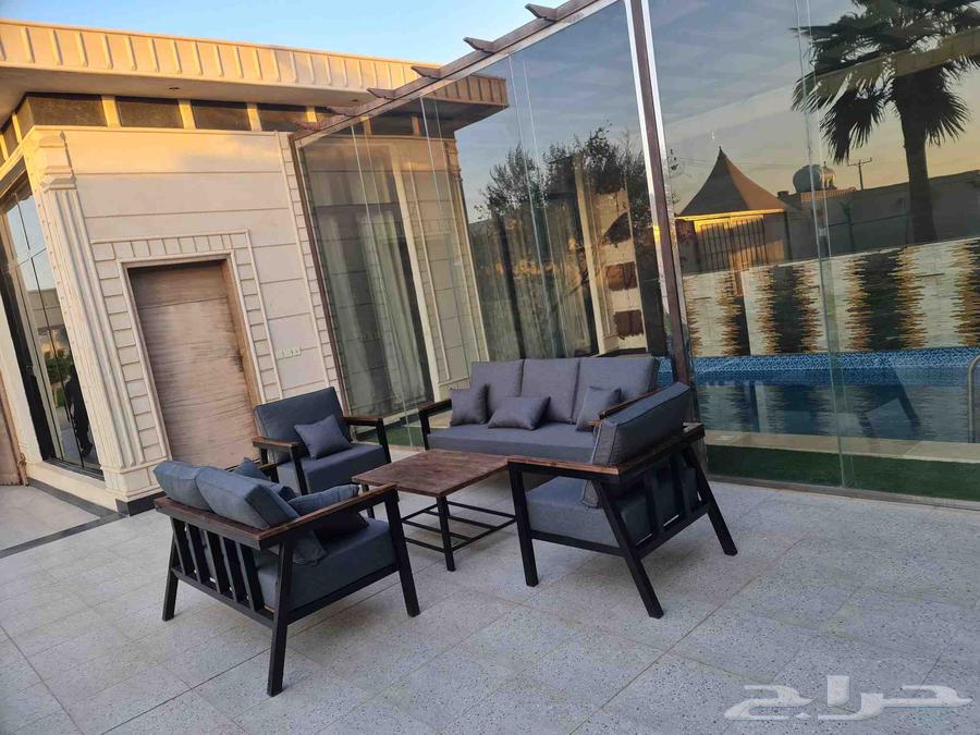 جلسات خارجيه للحدائق ومجالس عربية وتنجيد جميع انواع الكنب64529576810881111