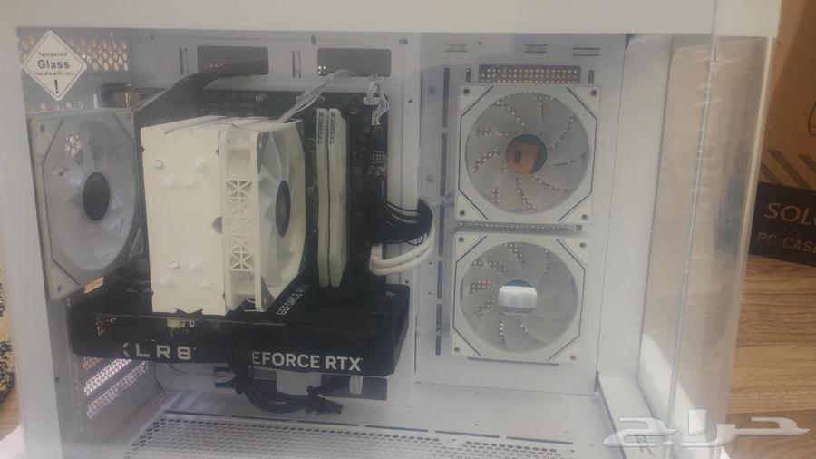 A new PC device with a screen and gaming keyboard, unused and brand new in the box64465282730114114