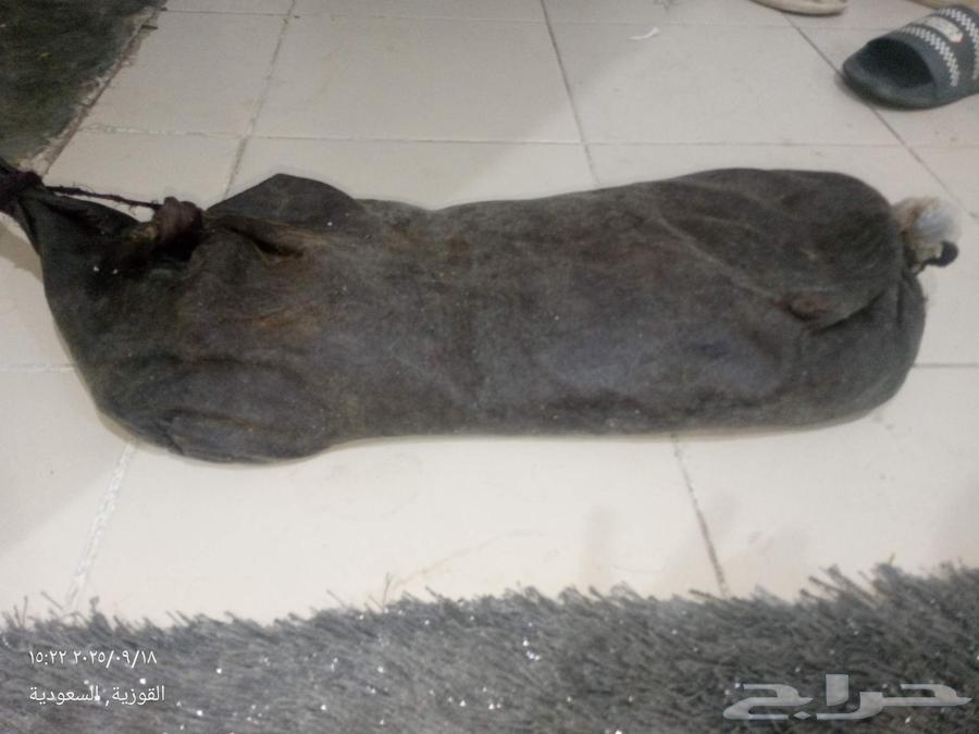 I'm showing you two boxes of ghee, one cow and one sheep64531096353793111