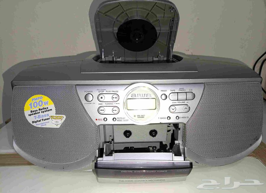 Radio and cassette and CD player Aiwa works well64527263504515110