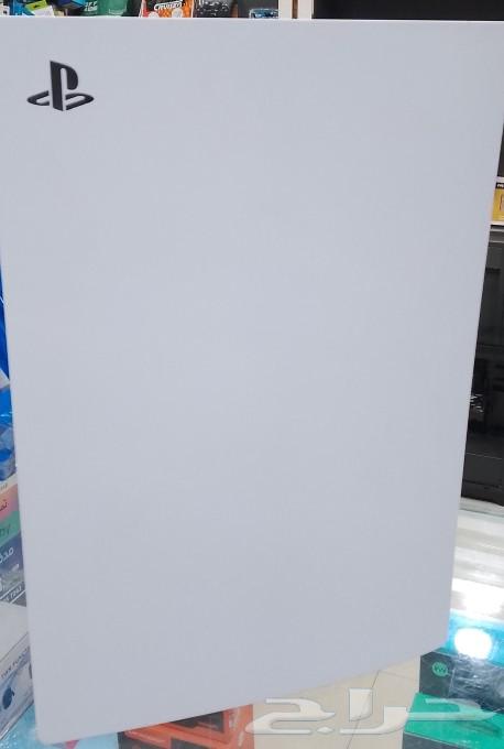 سوني 5 مستعمل نظيف للبيع على الحد 1400 مع ملحقاتها64527642182913110