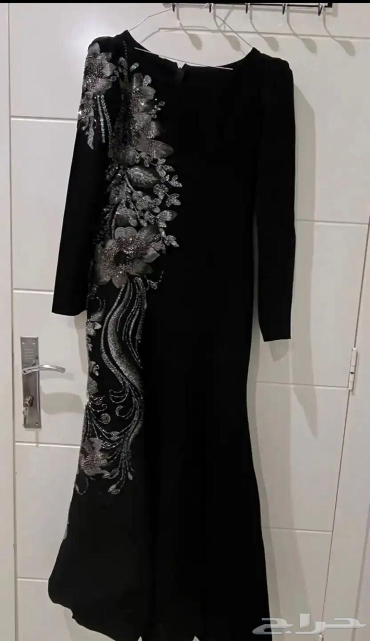 Wore the dress only once for three hours, selling because I definitely don't want it64529405543937111