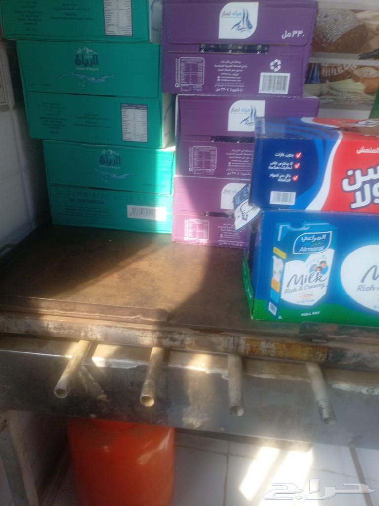 صاج فطاير متر في متر جديد بس يبغاله تنضيف حطططه طاوله64528836866817111