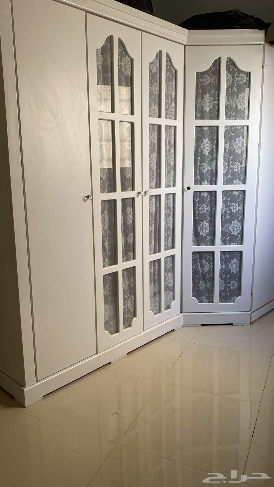 دولاب وسرير حديد للبيع64529769850625110