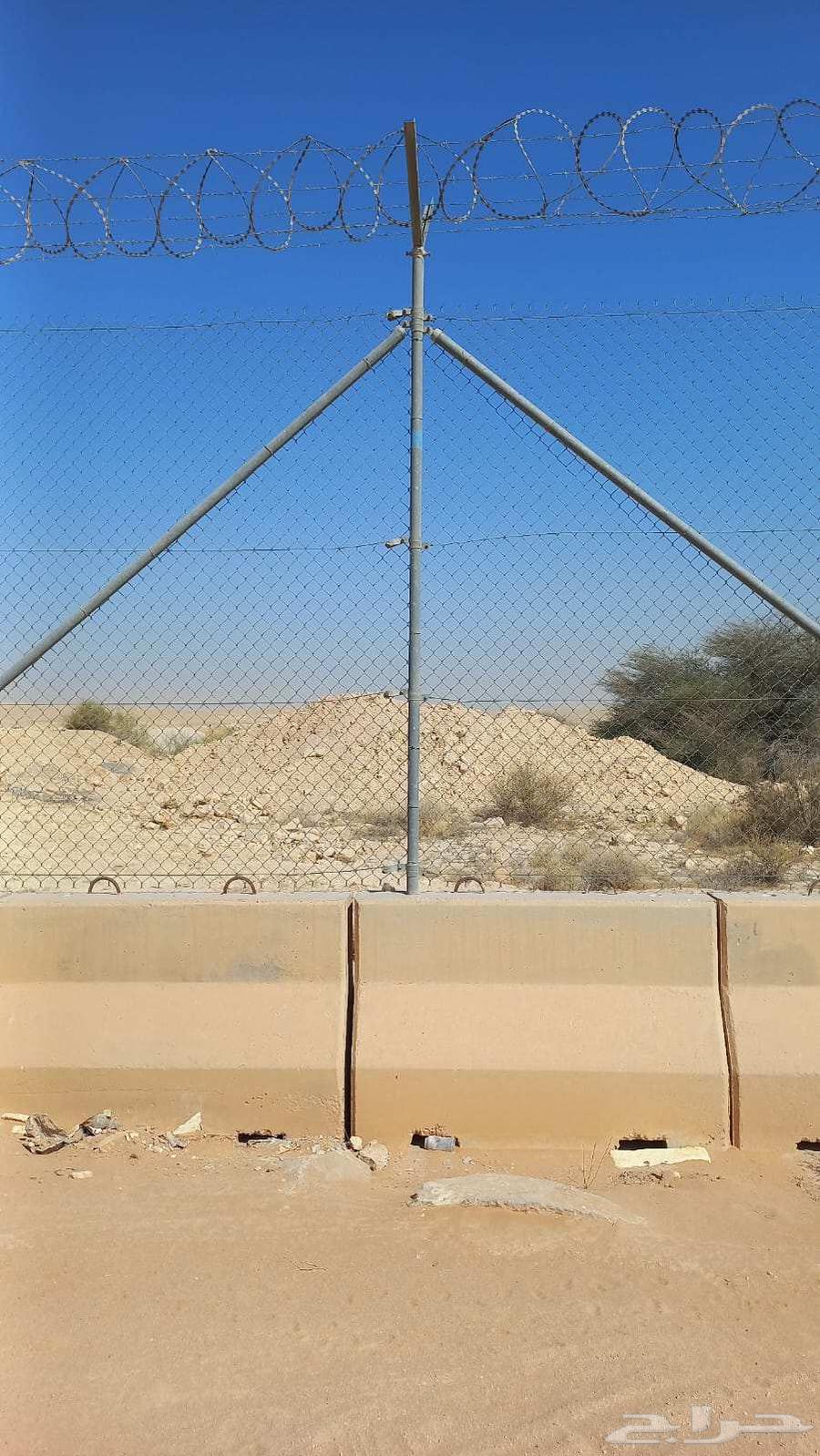 توريد حواجز خرسانيه مستخدمه وجديد نوجرسي64532621442433112