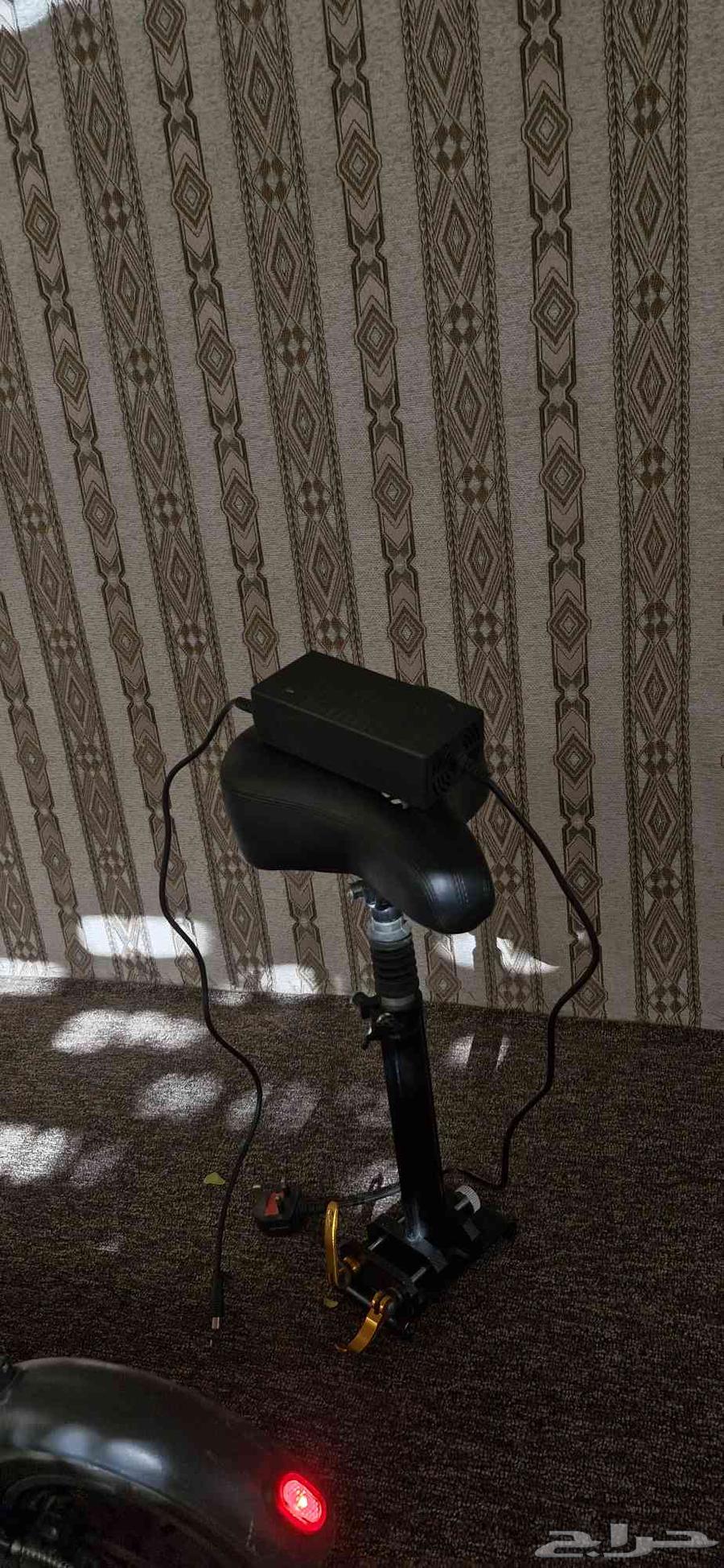 شبيه شاومي مع كرسي و شاحن فيه شوي خدوش64531309099649111