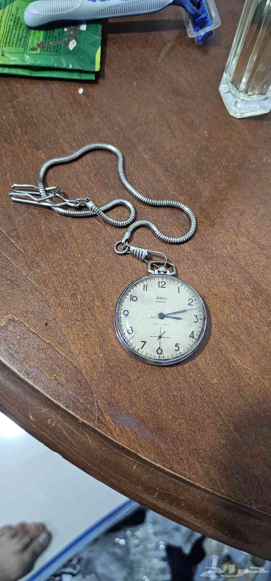 ساعه انتيكا من سنه 1952 تعمل الي الان64533493468545110