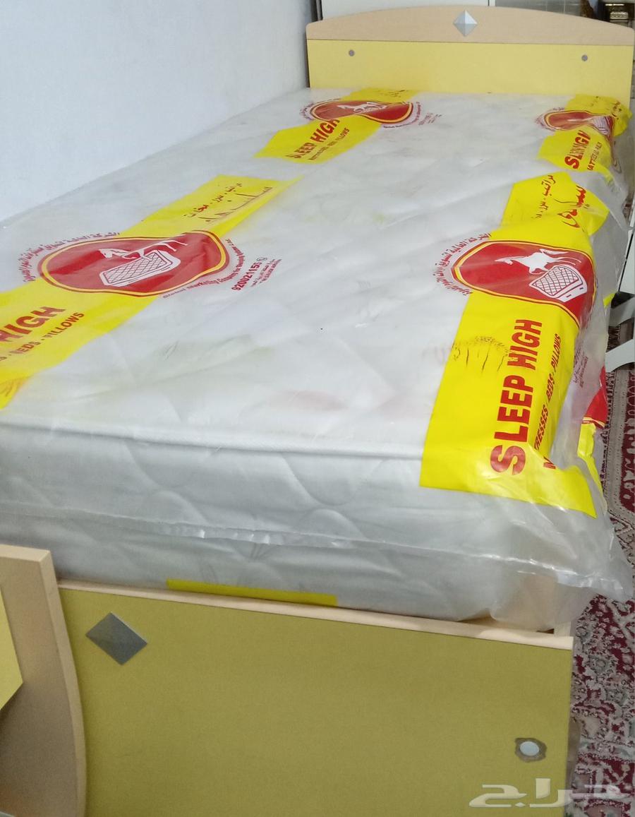 دولاب وسرير و...كلها 7 قطع نظيف ع السوم ومرتبة سرير سليب هاي64535527326979113