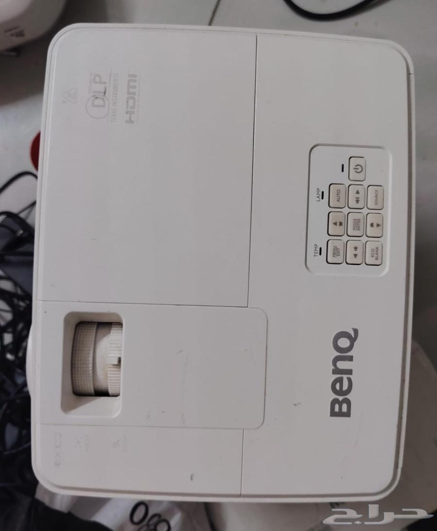 بروجكتر بنكيو نظيف وشغال على الشرط64535317125251110