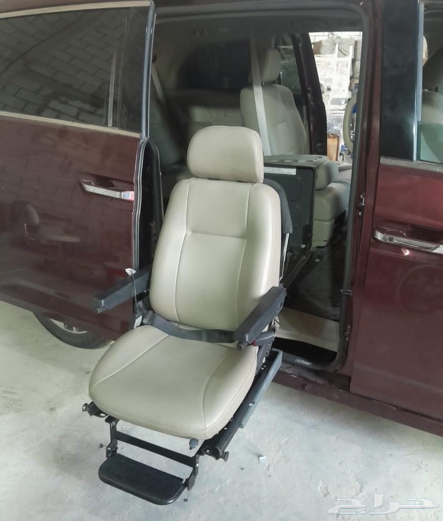 كرسي سيارة كهربائي لذوي الاحتياجات وكبار السن64537965535105110