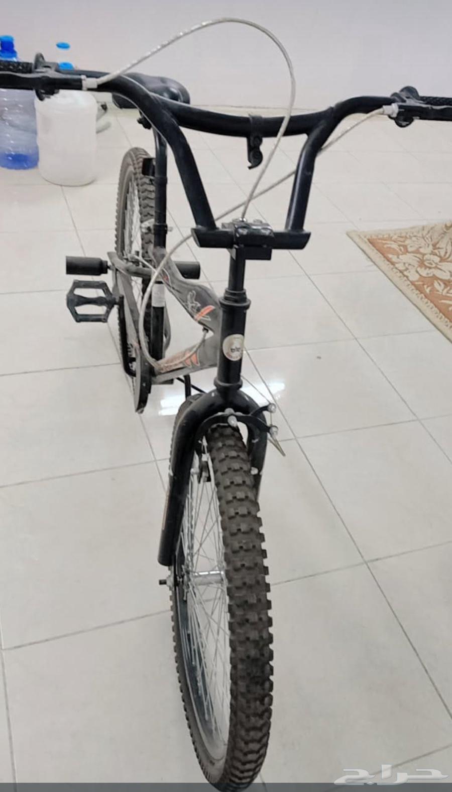 دراجه هوائيه شبه جديد استخدام شهرين بس مقاس 2464542161595011110