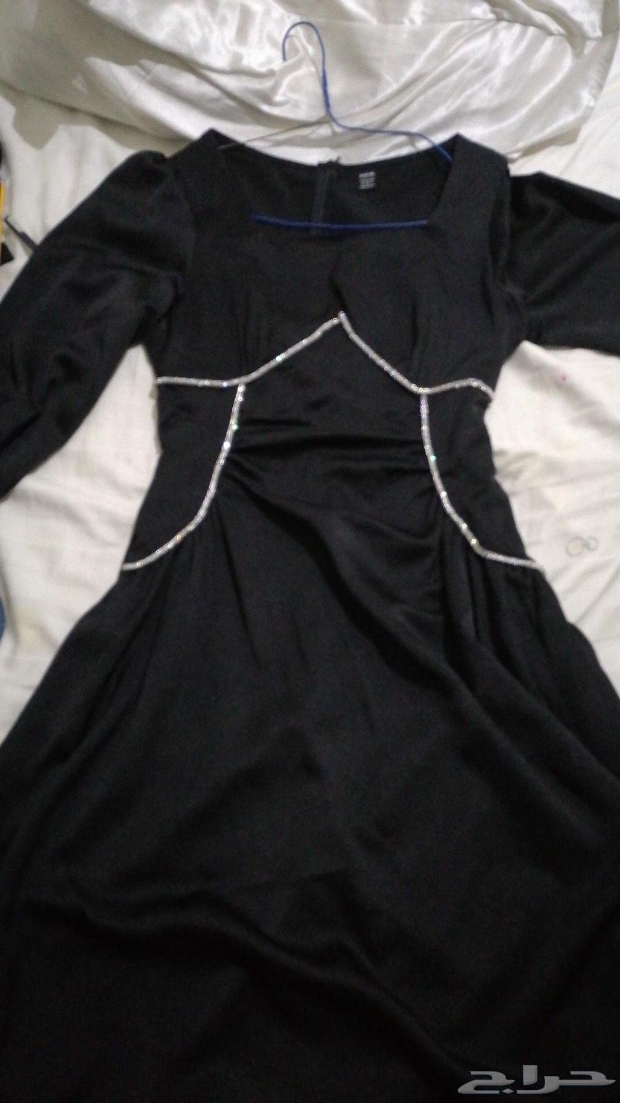 فستان اسود مقاس M قماش ناعم مناسب لكشخات الليل64535764804483110