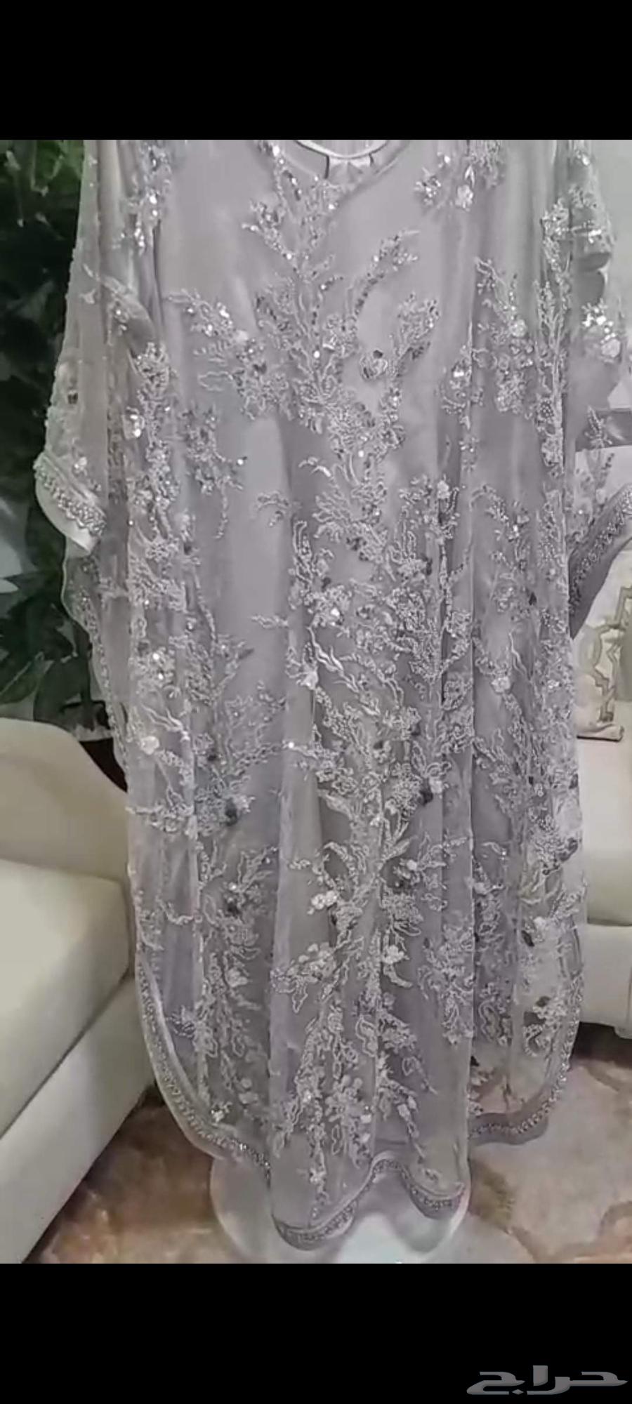 Today I'm showing you a dress I designed with a designer according to my measurements, priced at 60064542728927490110