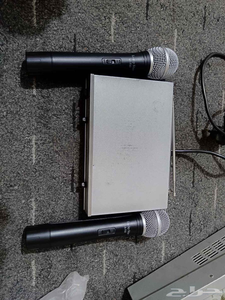 جهاز ماكسر للسماعات بالاضافه الي جهاز لا سلكي للمايك64541920769539112