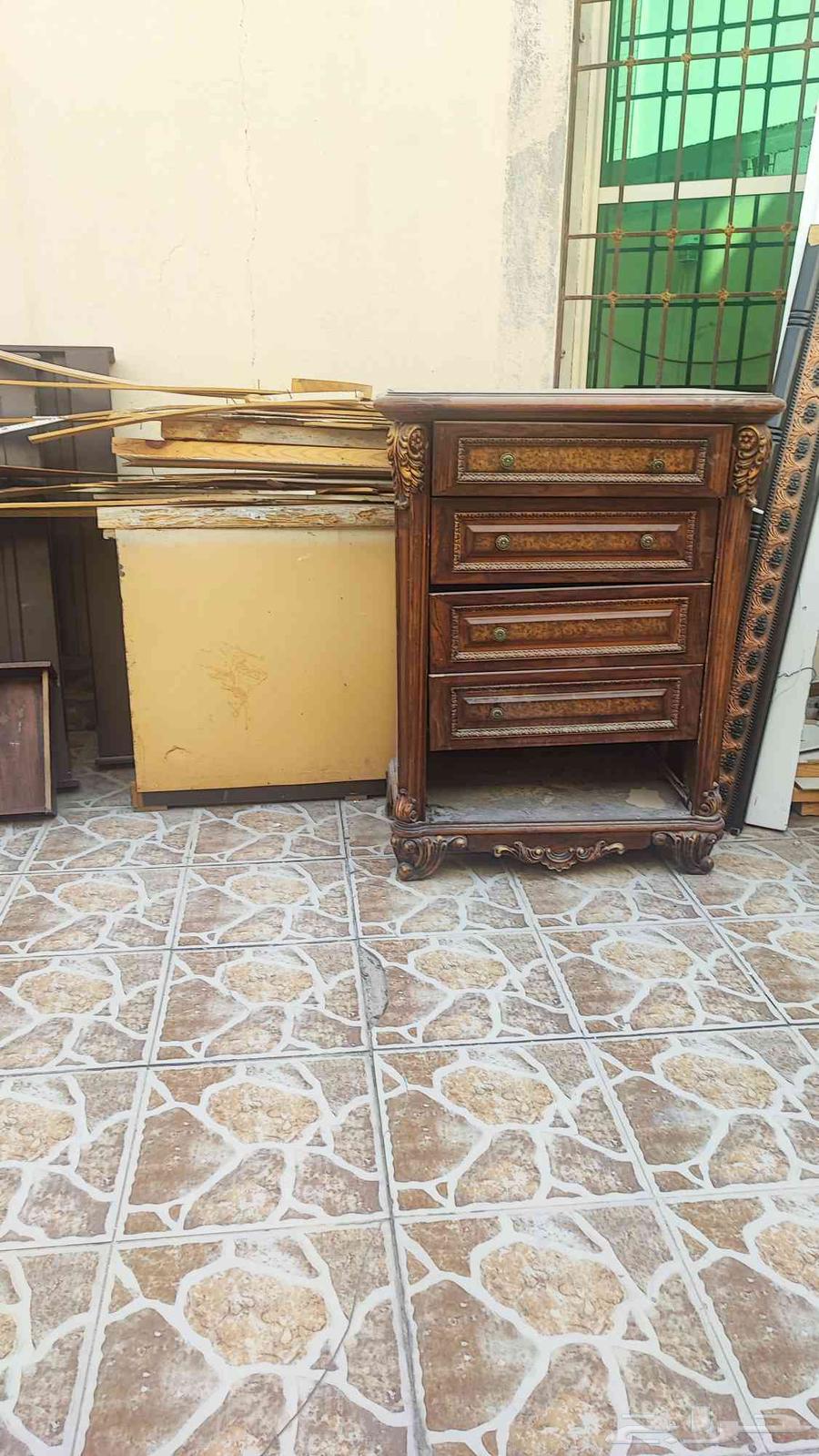 للبيع اثاث مستعمل وخشب ابواب64536557632130114