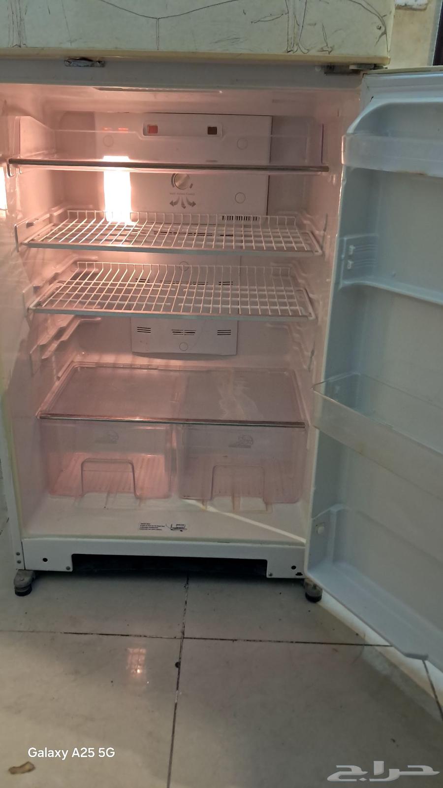 A clean refrigerator on condition, 110V electricity, comes with a converter from 220 to 11064537240386946110