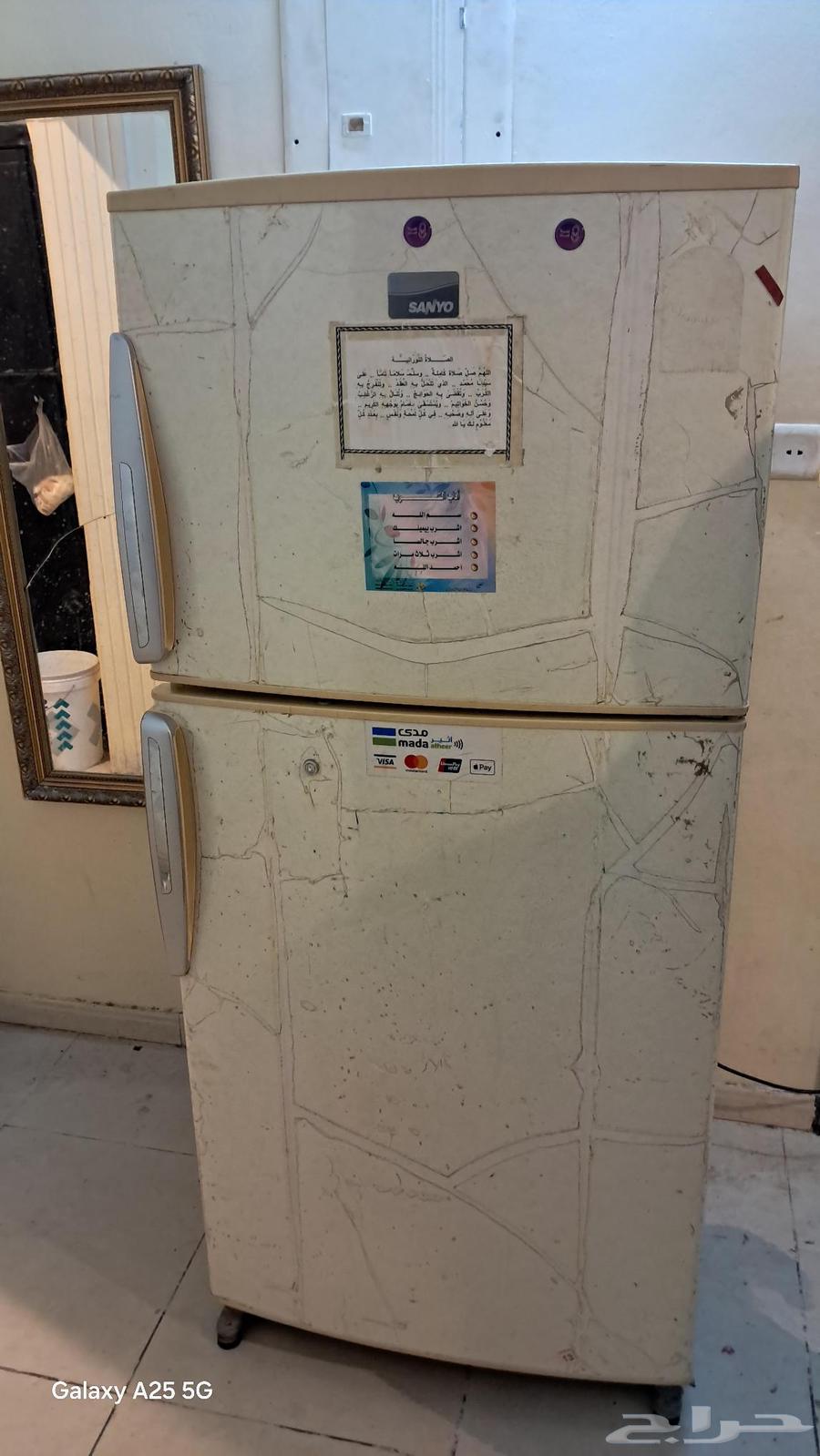 A clean refrigerator on condition, 110V electricity, comes with a converter from 220 to 11064537240386946114