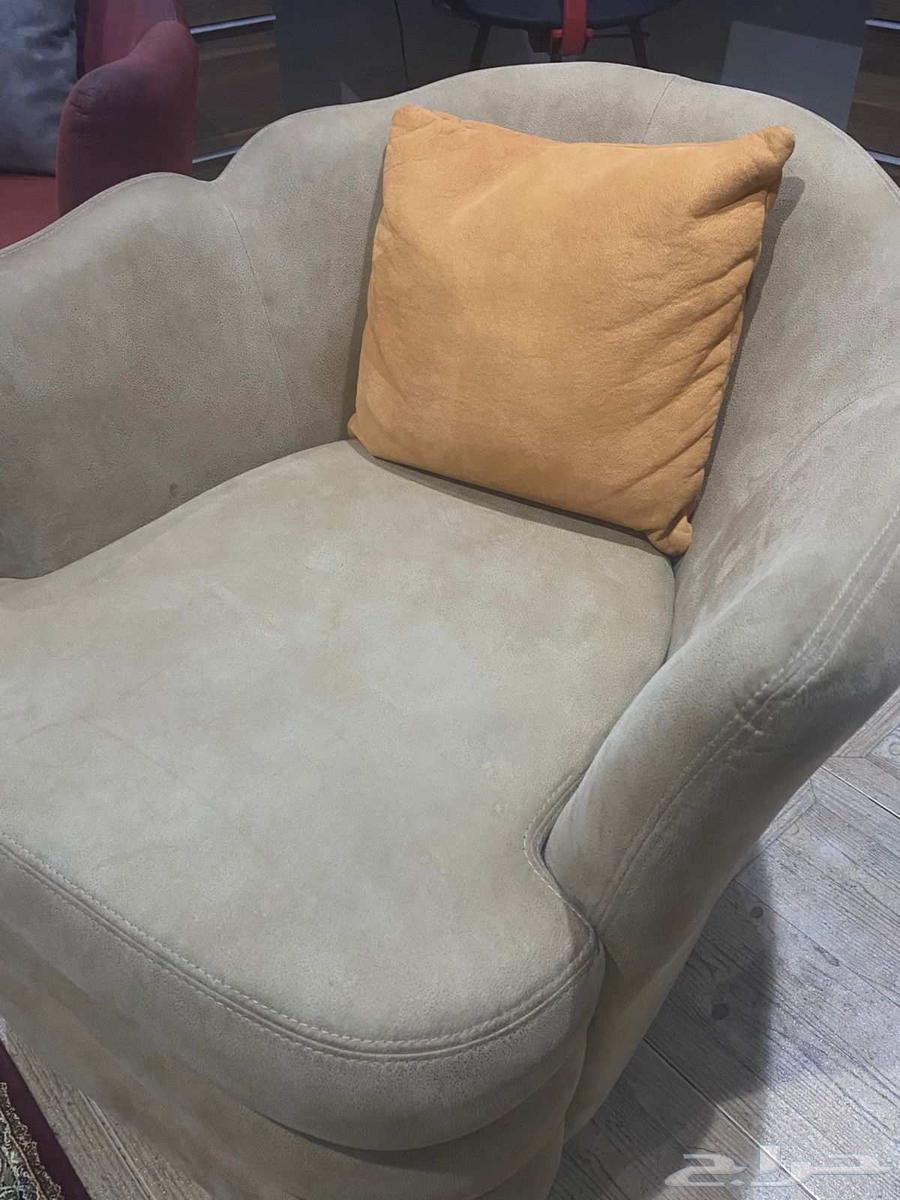 Sofa in almost excellent condition64541421677826110