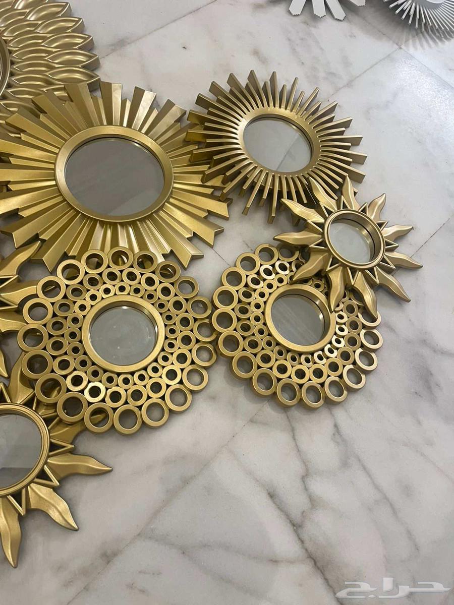 10 wall mirrors, nine different sizes and one large64535610598915112