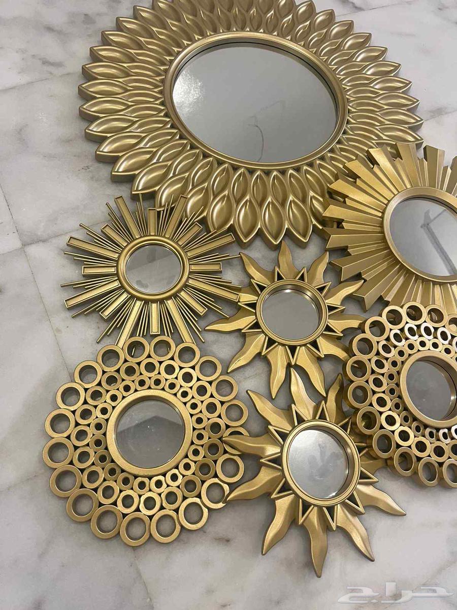 10 wall mirrors, nine different sizes and one large64535610598915113