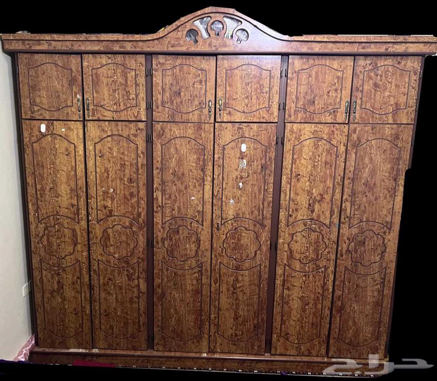 دولاب ملابس من النوع القديم64540794241409110